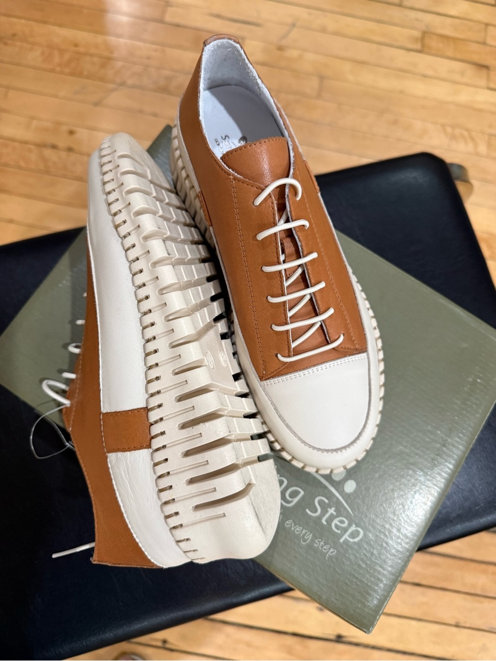 Spring Step Camel Slip On - Picture 3 of 4